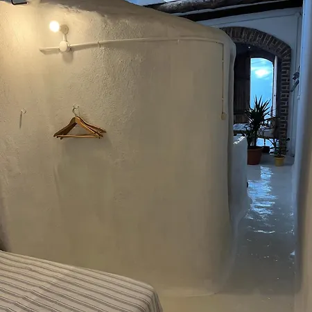 Evi * Ayvalı